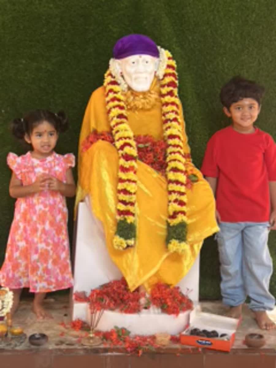 Sai Baba darshan with children